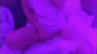 Teen having fun with herself - porn video